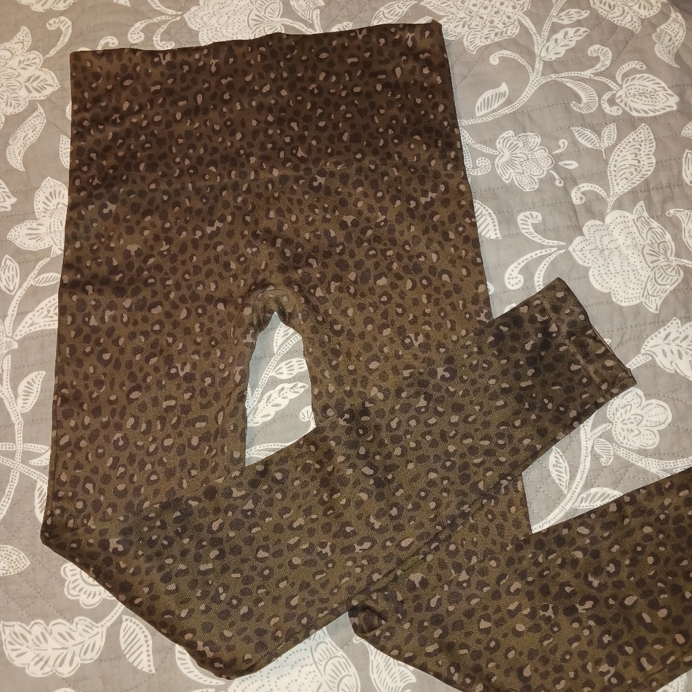 Spanx Look At Me Now Seamless Leggings Olive Leopard Print High Waist Size L/G